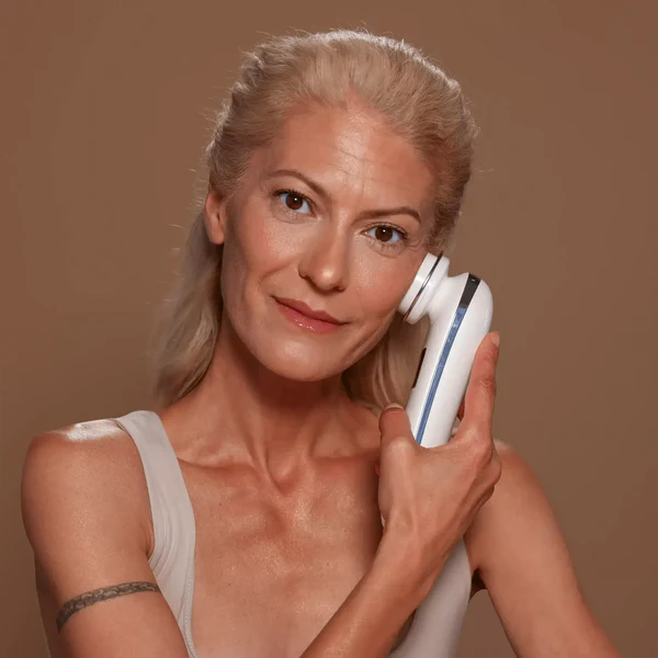 EvenSkyn® Lumo: Premium Anti-Aging & Skin Tightening Handset (2025)